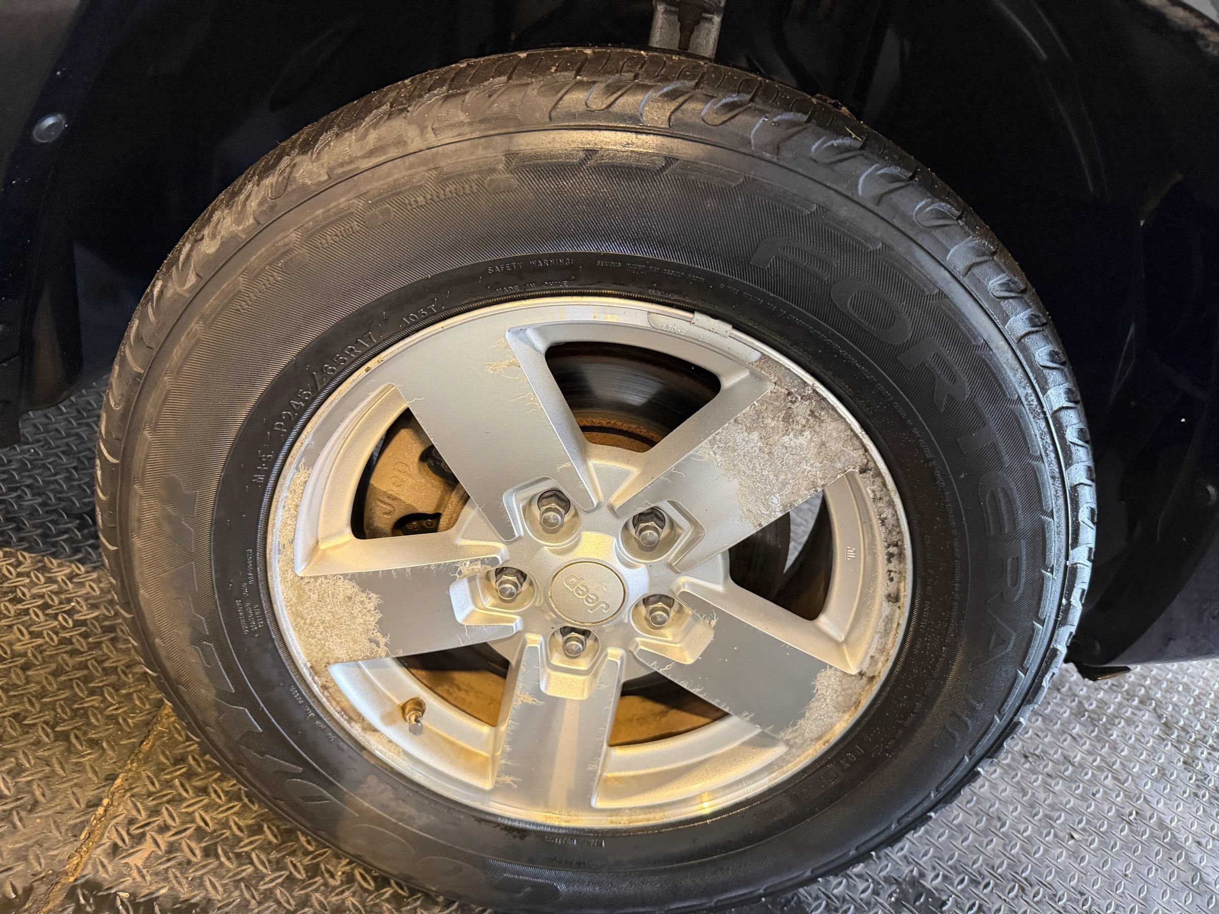 Used 2007 Jeep Commander Sport RWD image 43