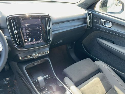 Certified 2024 Volvo XC40 Recharge Ultimate w/ Protection Package Premier image 28