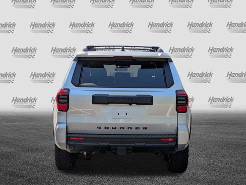 Used 2025 Toyota 4Runner SR5 AWD/4WD image 9