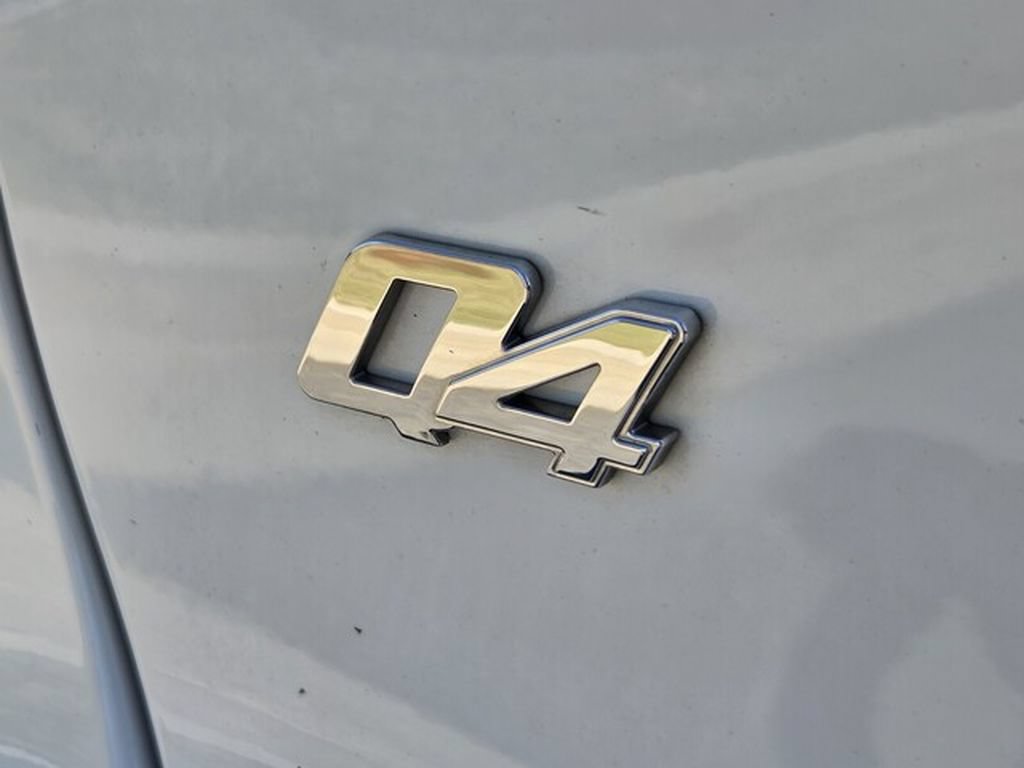 Used 2020 Maserati Levante AWD/4WD image 9