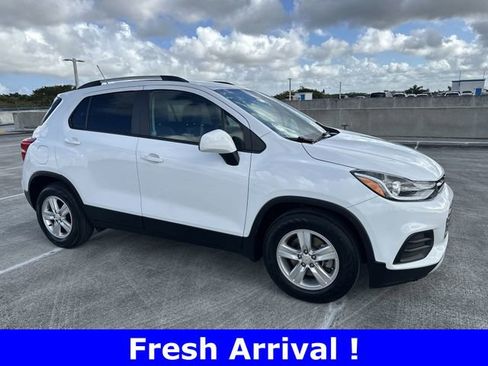 Used 2022 Chevrolet Trax LT w/ LT Convenience Package image 39