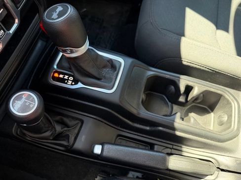 Used 2022 Jeep Wrangler Unlimited Sport AWD/4WD image 25