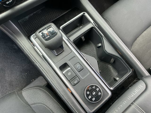 Used 2025 Nissan Pathfinder SV AWD/4WD image 19