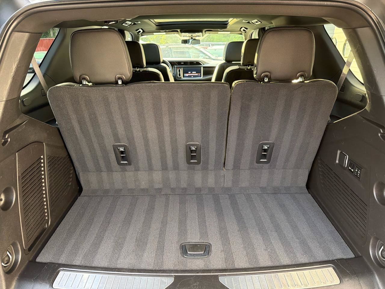 Used 2021 GMC Yukon Denali AWD/4WD image 16