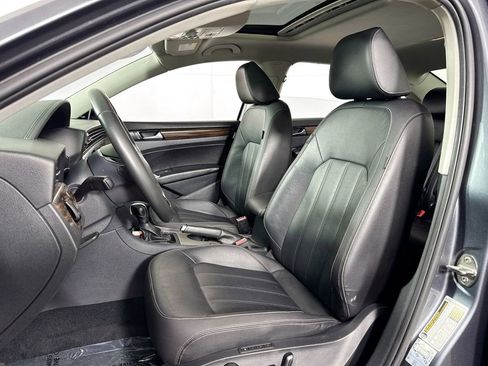 Used 2022 Volkswagen Passat 2.0T image 27