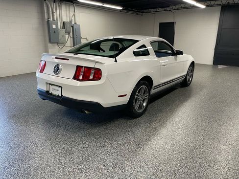 Used 2010 Ford Mustang Coupe RWD image 6