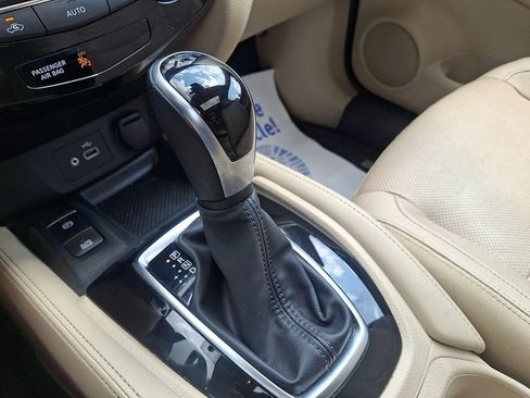 Used 2019 Nissan Rogue SL w/ Premium Package AWD/4WD image 17