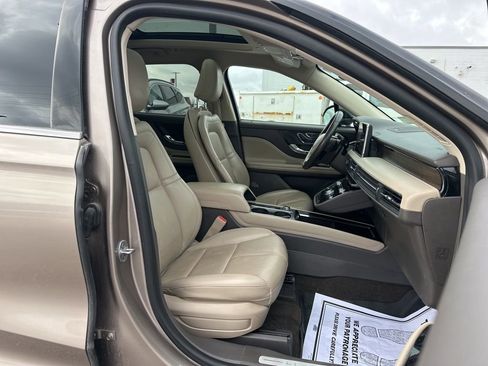Used 2021 Lincoln Corsair Reserve image 21