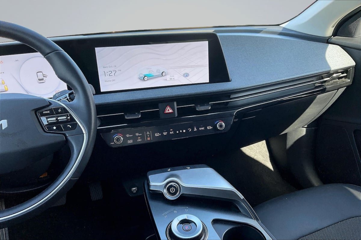 Used 2023 Kia EV6 Light RWD image 6