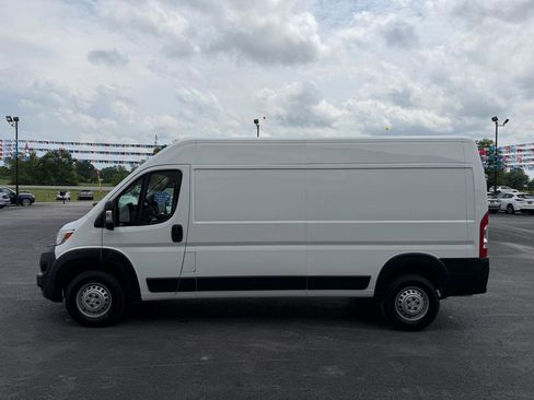 Used 2025 RAM ProMaster 2500 w/ Convenience Group FWD image 9