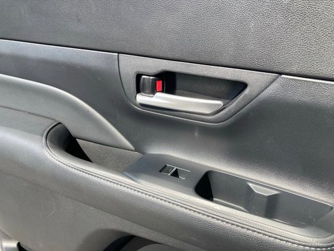 Certified 2024 Toyota Grand Highlander XLE image 13