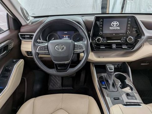 Used 2021 Toyota Highlander Limited image 27