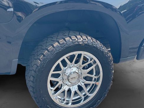 Used 2024 Chevrolet Silverado 1500 High Country w/ High Country Premium Package AWD/4WD image 32