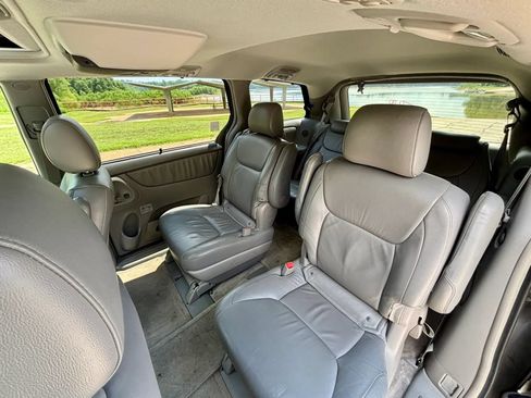 Used 2005 Toyota Sienna XLE Limited AWD/4WD image 12