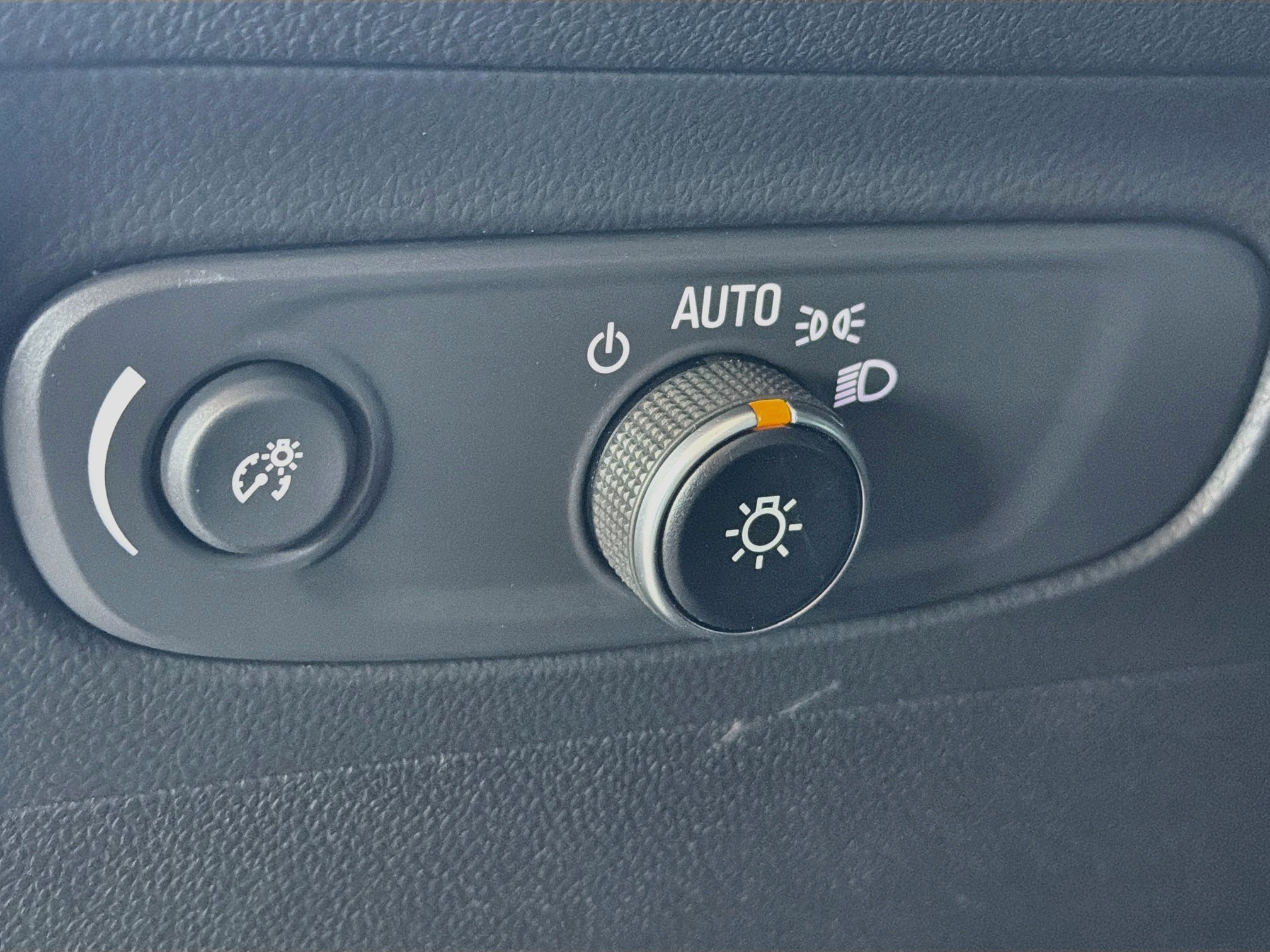 Used 2021 Buick Envision Essence w/ Sport Touring Package AWD/4WD image 16