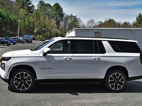 New 2026 Chevrolet Suburban RST AWD/4WD image 4