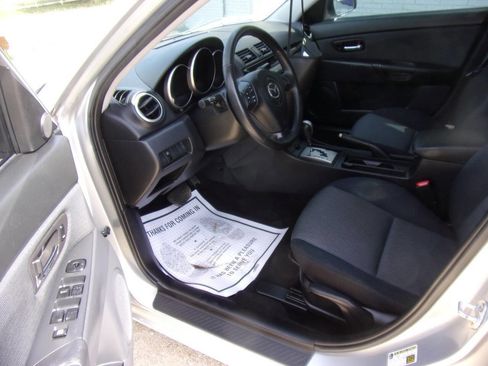 Used 2008 MAZDA MAZDA3 i Touring Value FWD image 2