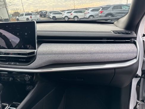 Used 2024 Jeep Compass Latitude image 20