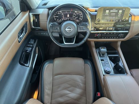 Used 2022 Nissan Pathfinder Platinum w/ Cargo Package image 17