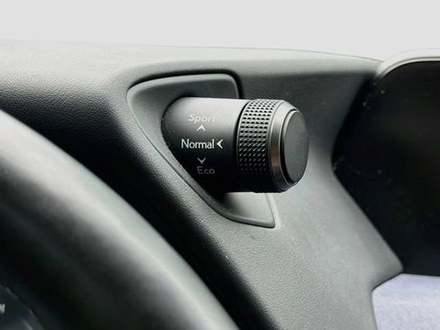 Used 2019 Lexus UX 200 w/ Premium Package FWD image 29