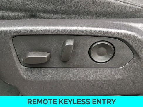 Used 2025 GMC Sierra 1500 SLT image 14