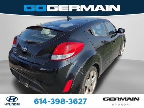 Used 2013 Hyundai Veloster FWD image 9