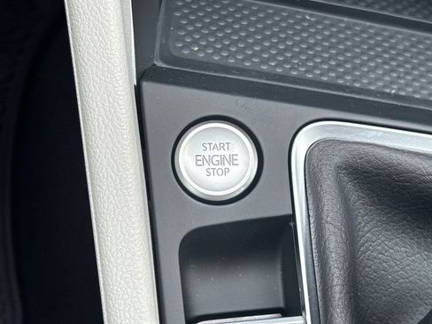 New 2026 Volkswagen Jetta SE FWD image 20