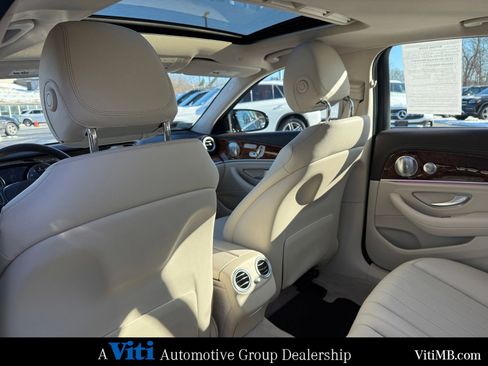 Used 2017 Mercedes-Benz E 300 4MATIC image 21