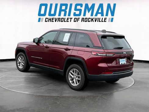 Used 2024 Jeep Grand Cherokee Laredo X AWD/4WD image 3