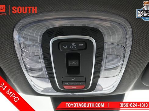 Used 2025 Hyundai Elantra SEL FWD image 22