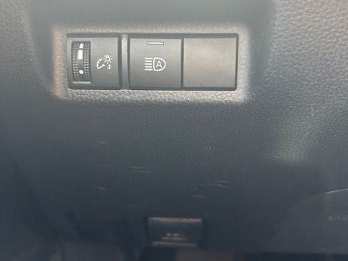 Used 2022 Toyota RAV4 LE FWD image 6
