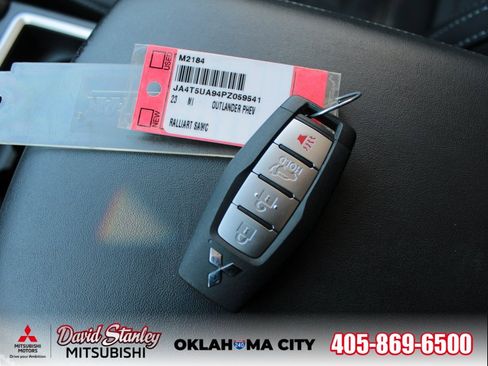 Used 2023 Mitsubishi Outlander SE image 24