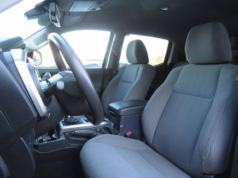 Certified 2019 Toyota Tacoma SR5 image 15