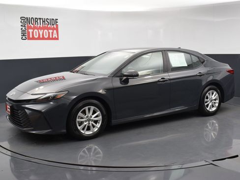 Used 2025 Toyota Camry LE image 8