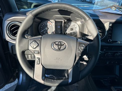 Used 2023 Toyota Tacoma TRD Sport image 18