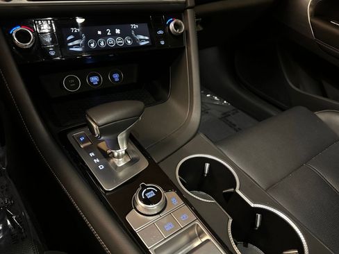 Used 2025 Genesis G70 2.5T image 42