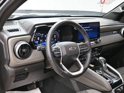 Used 2024 Chevrolet Colorado ZR2 w/ Technology Package AWD/4WD image 19