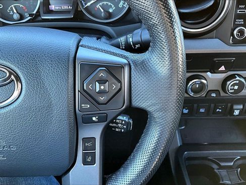 Used 2020 Toyota Tacoma TRD Sport Double Cab 5' Bed AT image 15