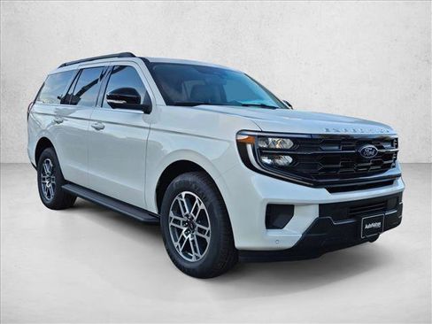 New 2025 Ford Expedition Active image 6