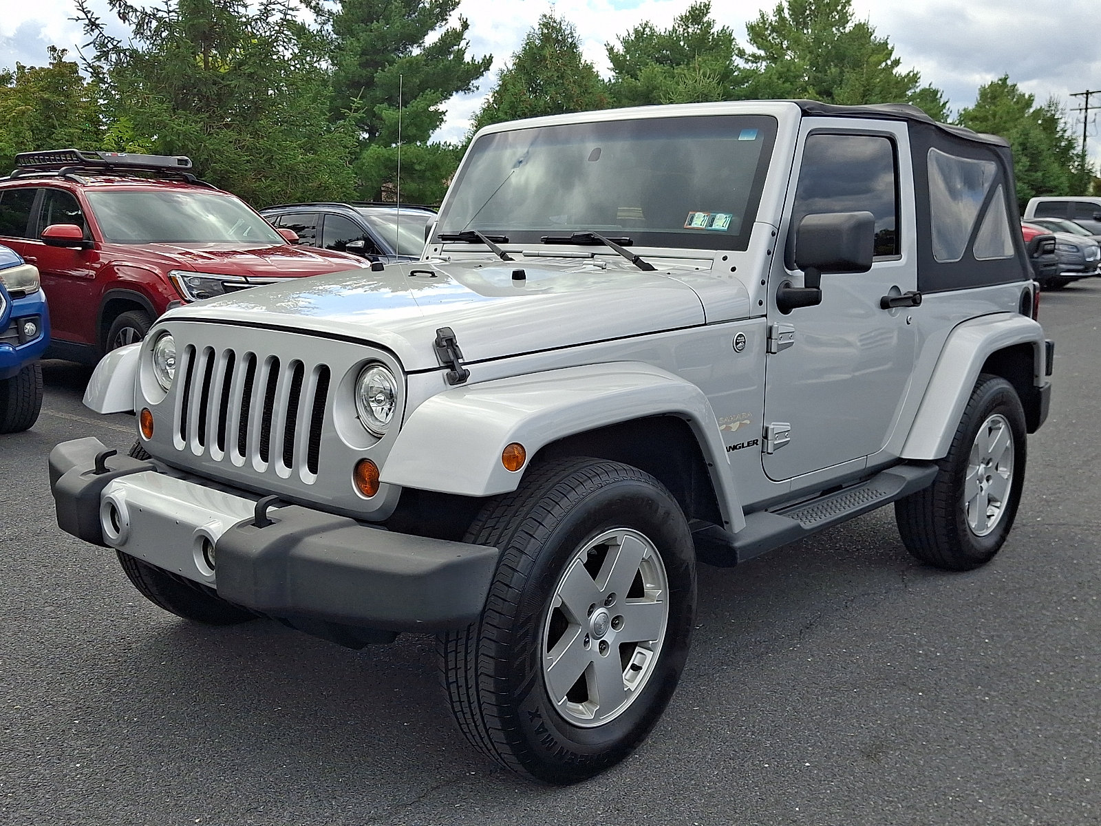 Used 2012 Jeep Wrangler Sahara w/ Connectivity Group AWD/4WD image 3