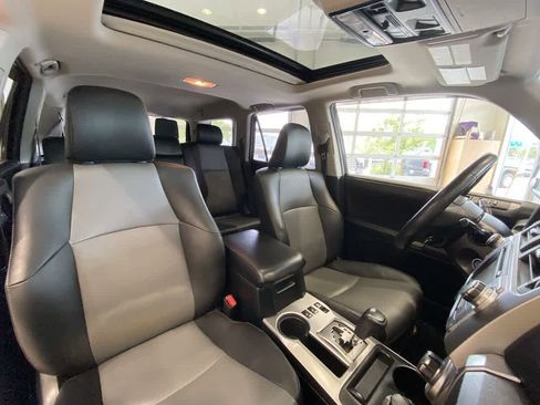 Used 2019 Toyota 4Runner SR5 Premium AWD/4WD image 29