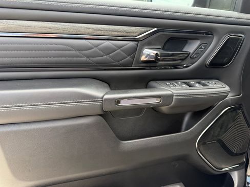 Used 2025 RAM 1500 Limited AWD/4WD image 11