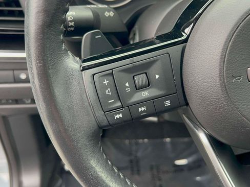 Used 2023 Nissan Rogue SL AWD/4WD image 21