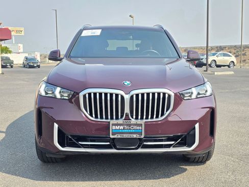 Used 2024 BMW X5 xDrive40i w/ Premium Package AWD/4WD image 6