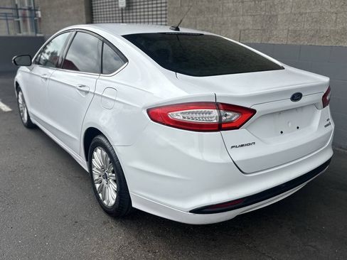 Used 2013 Ford Fusion SE FWD image 4