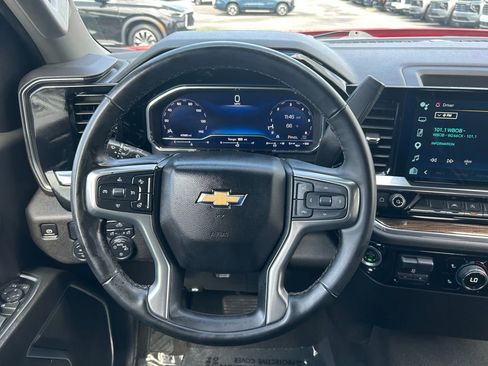 Used 2025 Chevrolet Silverado 1500 LT RWD image 16