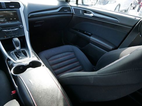 Used 2014 Ford Fusion SE image 16