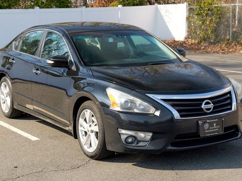 Used 2015 Nissan Altima 2.5 SV w/ Convenience Package image 9