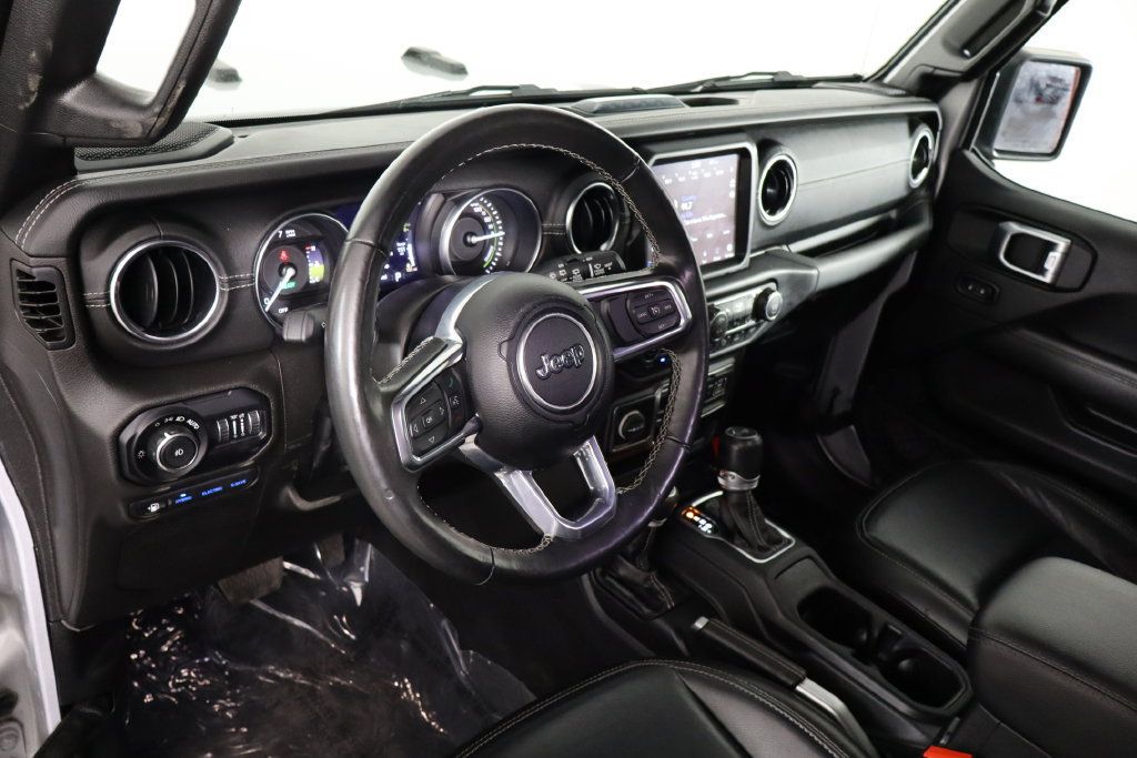 Used 2022 Jeep Wrangler Unlimited Sahara w/ Cold Weather Group AWD/4WD image 25