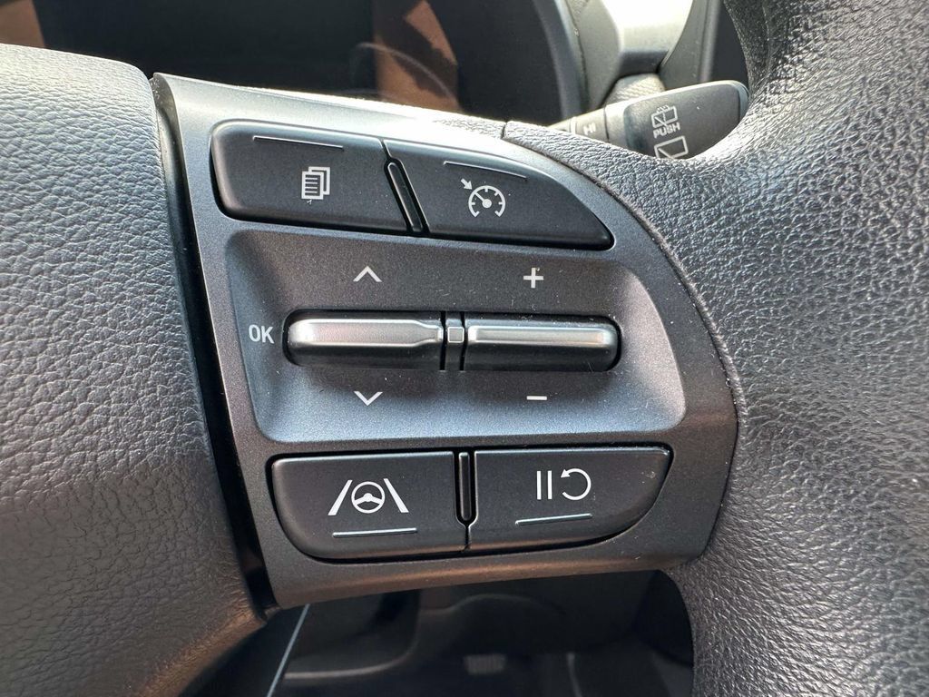 Certified 2023 Hyundai Kona SEL AWD/4WD image 26